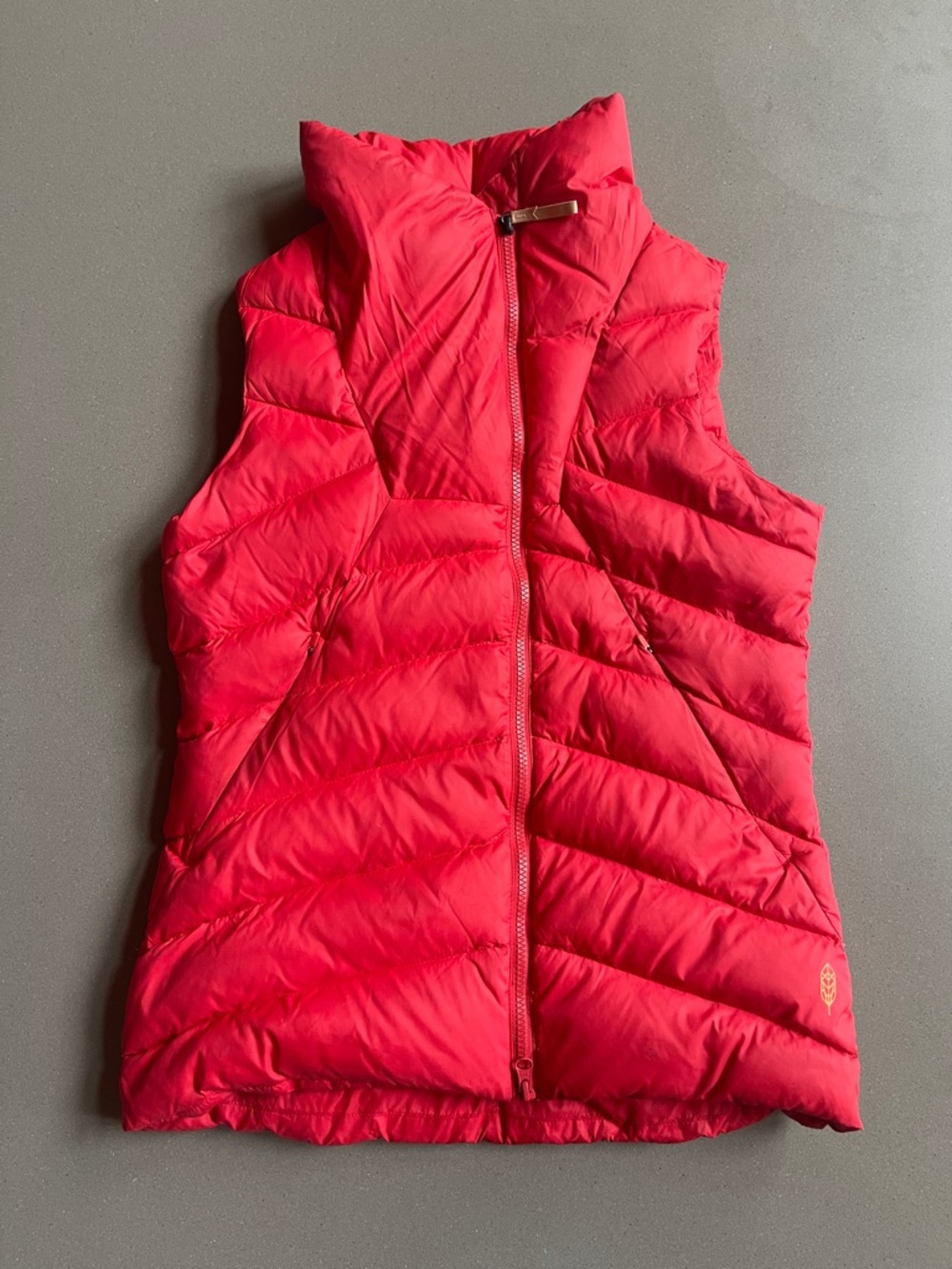 Indyeva (Indygena) Bright Red Puffer Vest (80% Duck down)